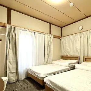 Apartment Shinjuku Garden House, Tokyo